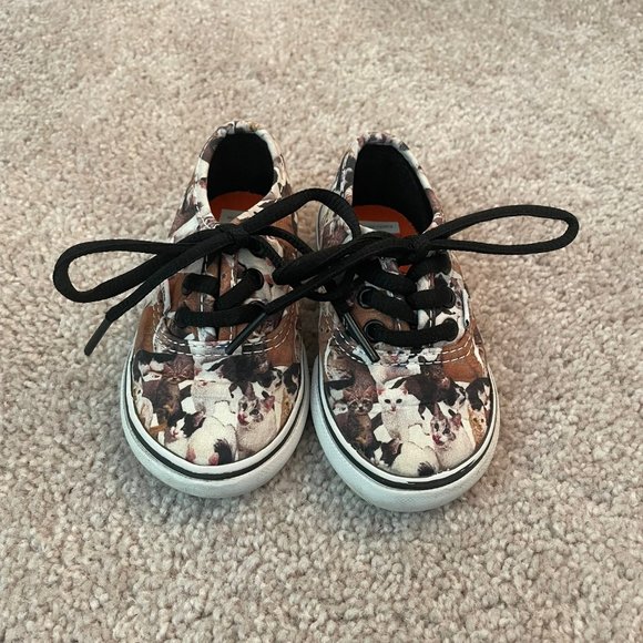VANS ASPCA Toddler Cat Lace Up Sneakers - Picture 1 of 5
